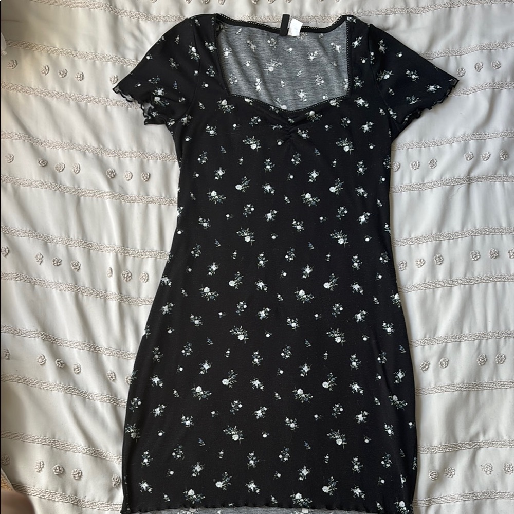 Divided Black and White Flutter Sleeve Sheath Dress
